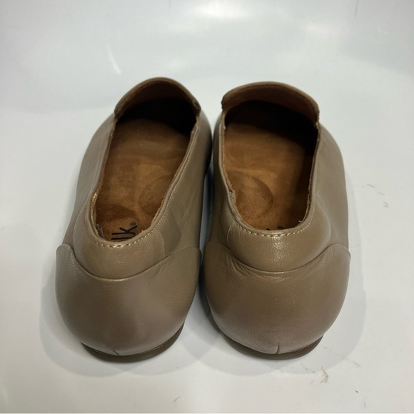 Softwalk Shelby slip on flats tan taupe leather women’s size 9.5WW business - Picture 5 of 10
